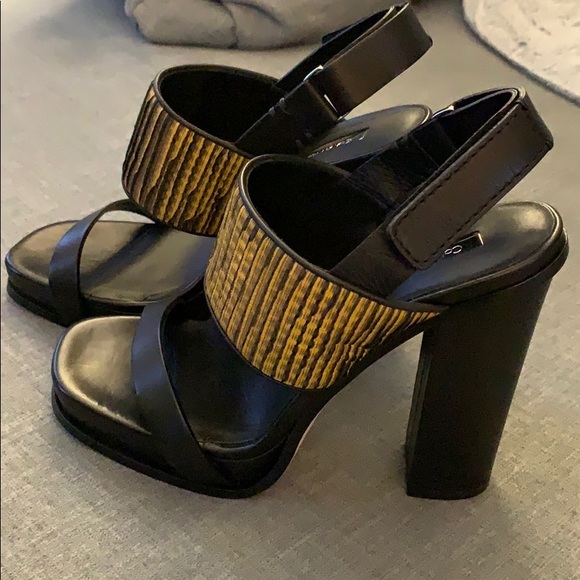 Calvin Klein Collection Platform Sandals NIB - Picture 2 of 5